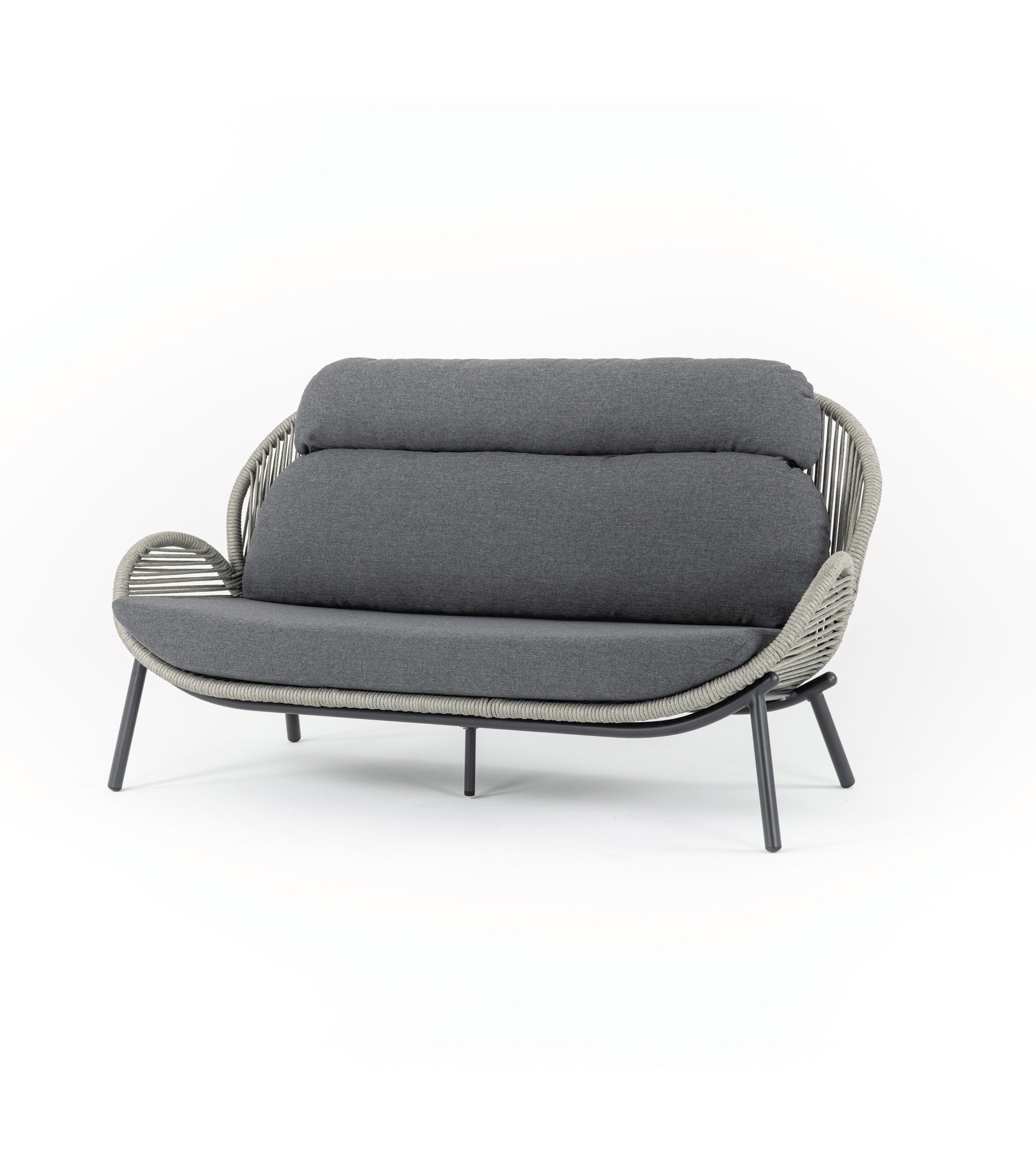 Loungegruppe Honey mit 2-Sitzer-Bank, zwei Fauteuils, Outdoor-Kissen und Sinterstone-Couchtisch in Grau oder Ivory