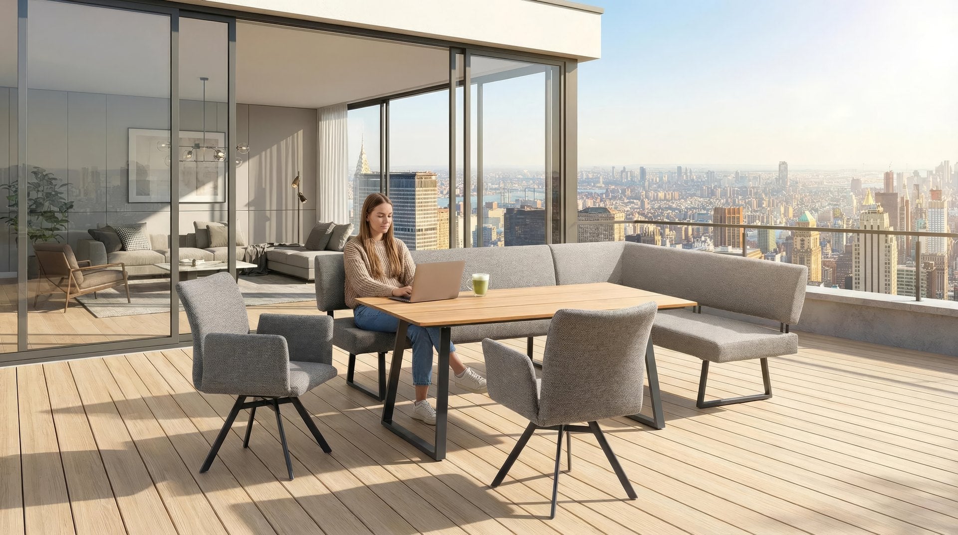 Icarus Eckbankgruppe mit Tisch (Pinienholzlatten), Eckbank und 2 drehbaren Armstühlen.