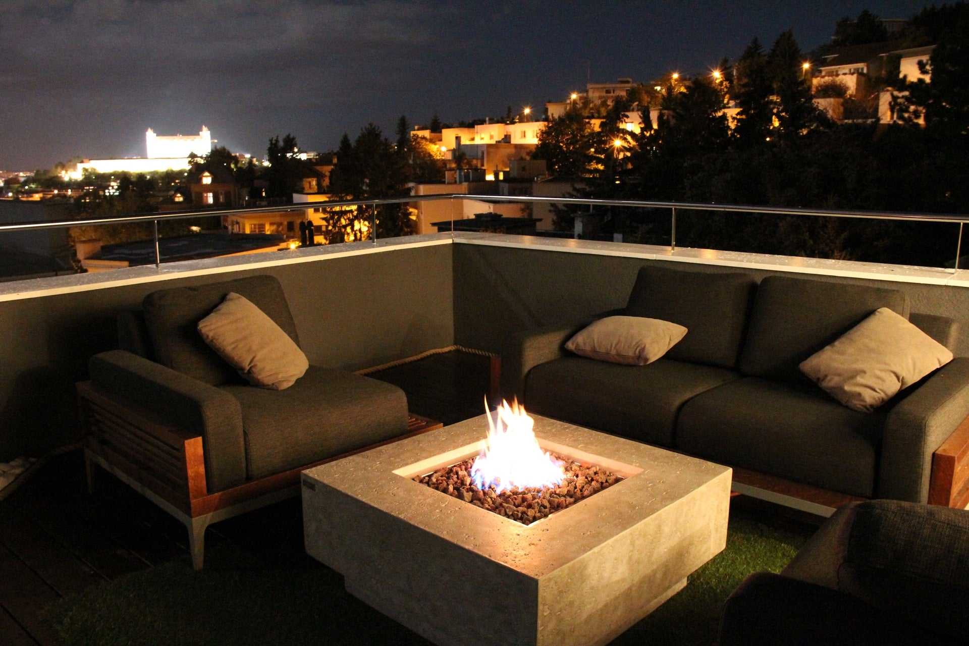 Manhattan - fire table