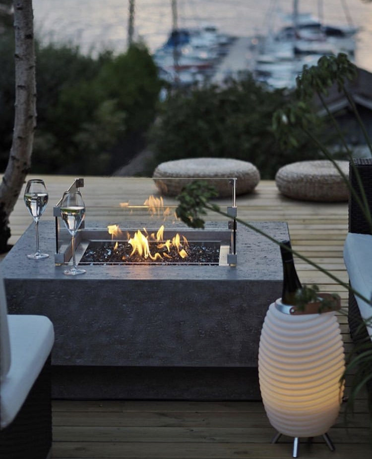 Manhattan - fire table