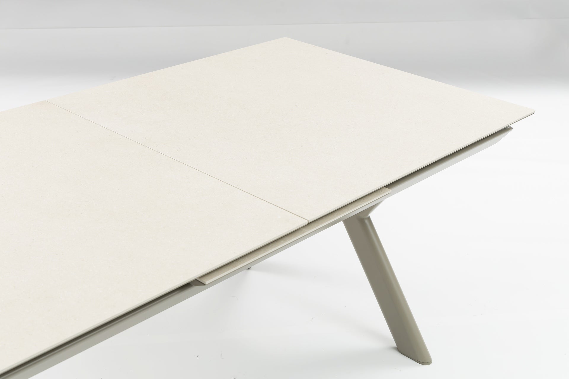 Nicosia dining set