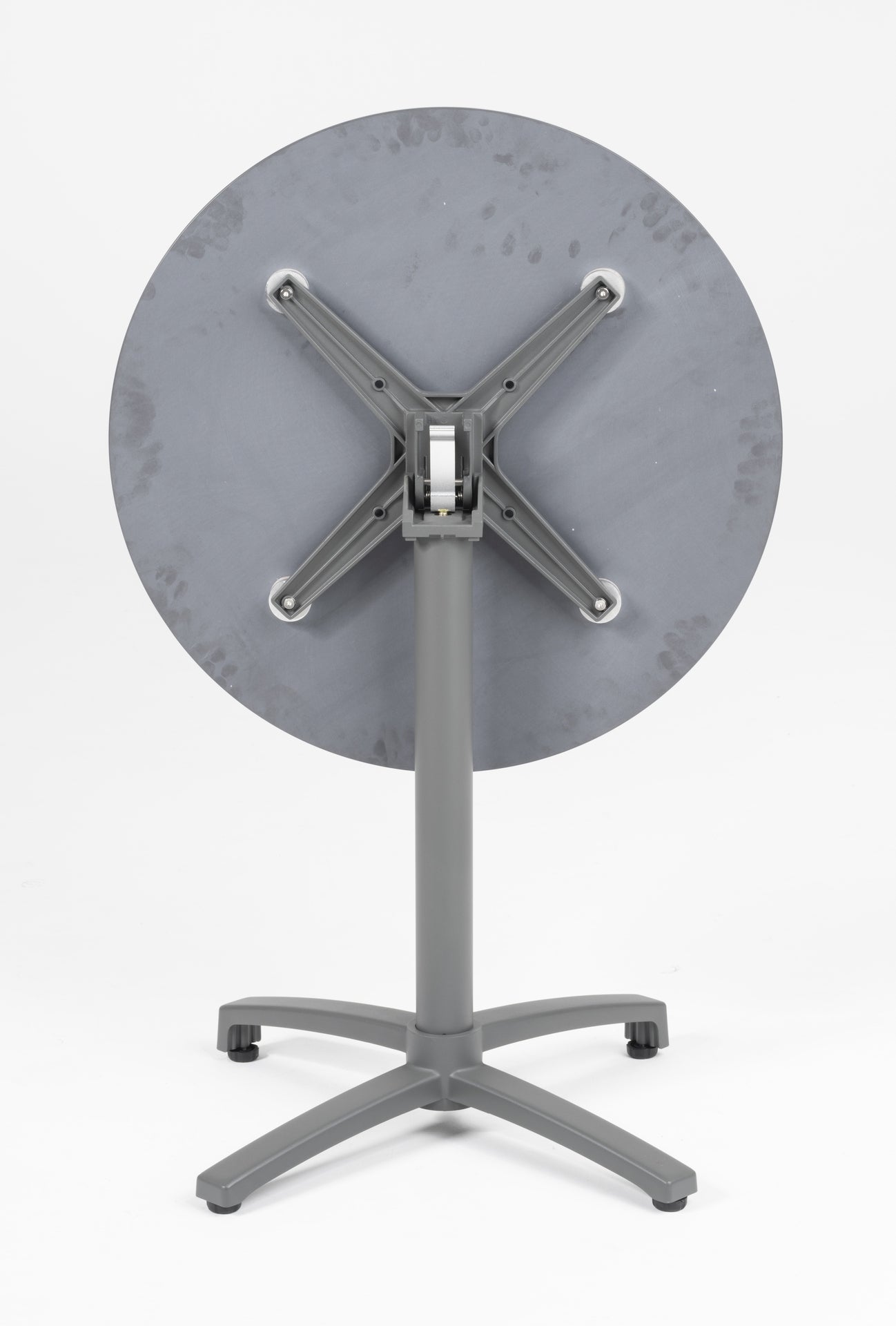 Robuster, klappbarer Gartentisch Thilo mit wetterfester Sinterstone-Tischplatte in edler Marmoroptik, erhältlich in Schwarz und Weiß, ideal für Outdoor-Gestaltung und platzsparende Lagerung.