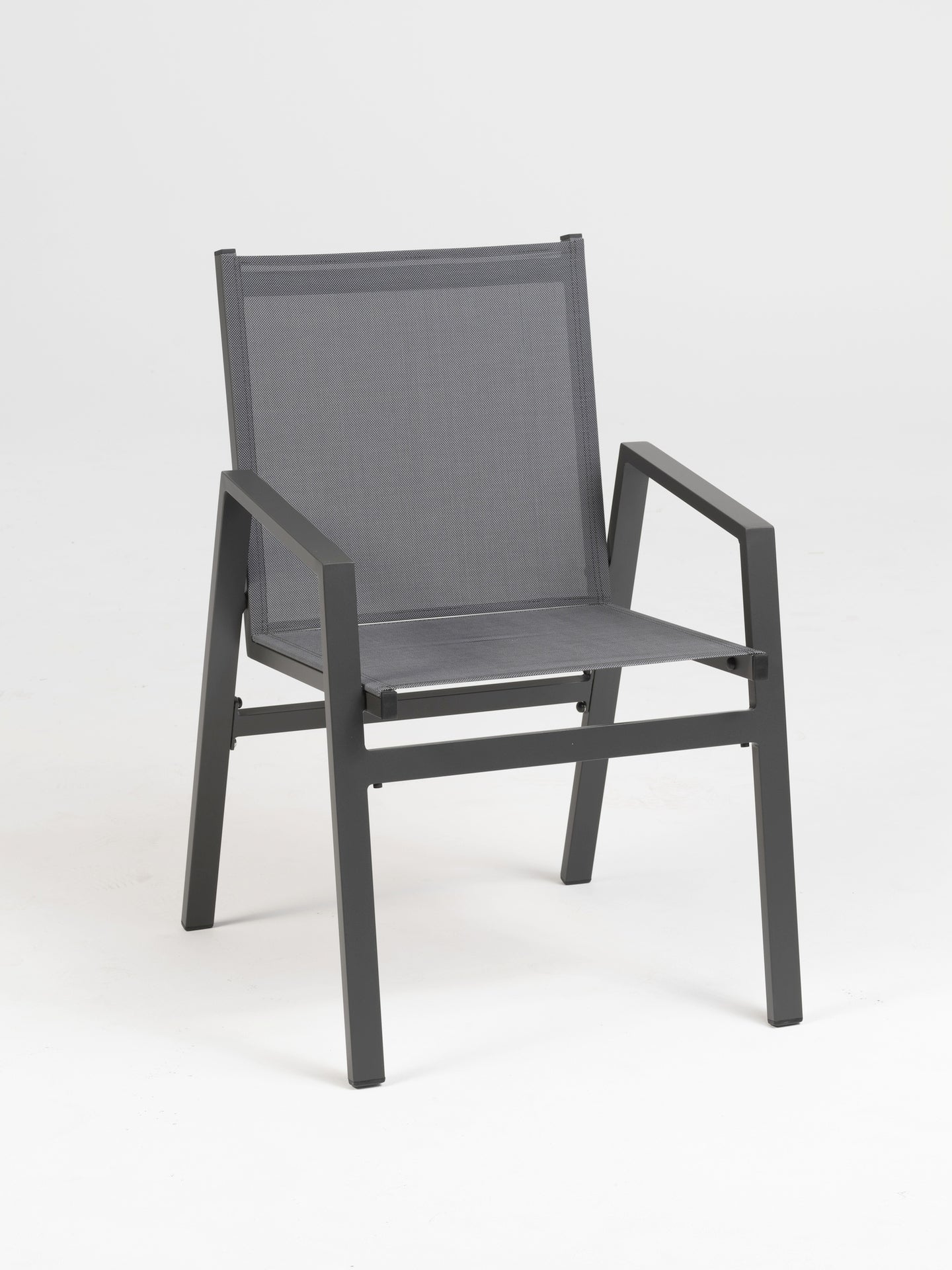 Benito - dining table