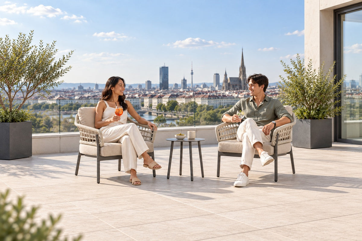 Carla Fauteuil-Set mit zwei Personen und rundem Tisch – Ambiente