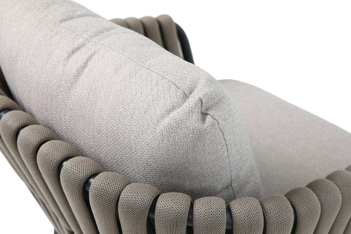 Nero Gartenfauteuil – Detail von Rückenkissen und Schnürung