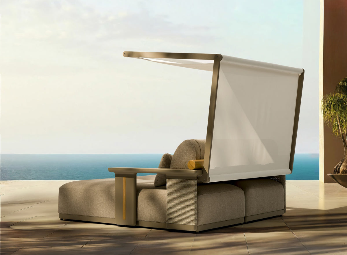 Pablo Daybed – seitliche Rückansicht auf einer Terrasse