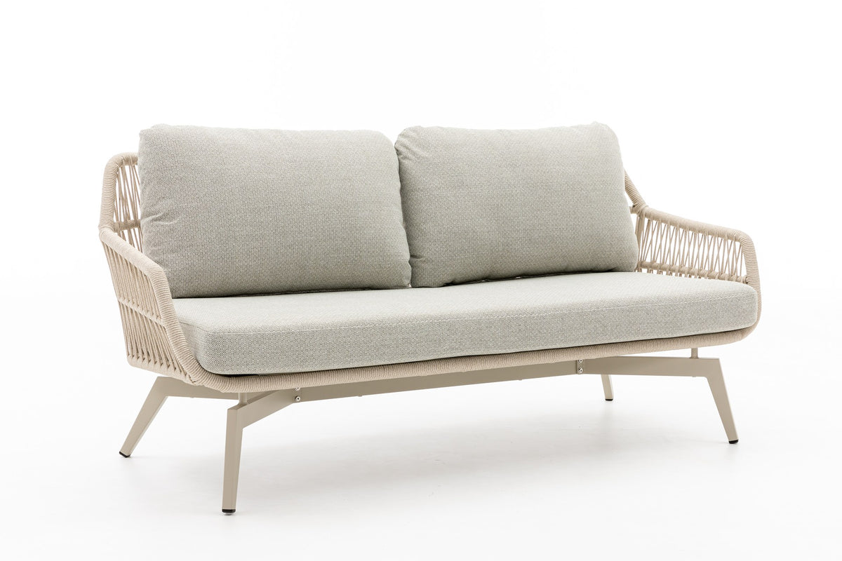 Serena Sofa in Beige-Grau mit Sitz- und Rückenkissen – Detailansicht