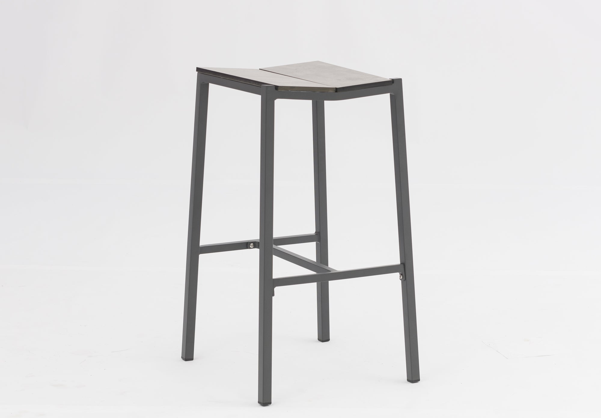 Minimalistischer Brody Barhocker in Anthrazit, robust und wetterfest für den Außenbereich, verfügbar bei Gartenmöbelshop.at