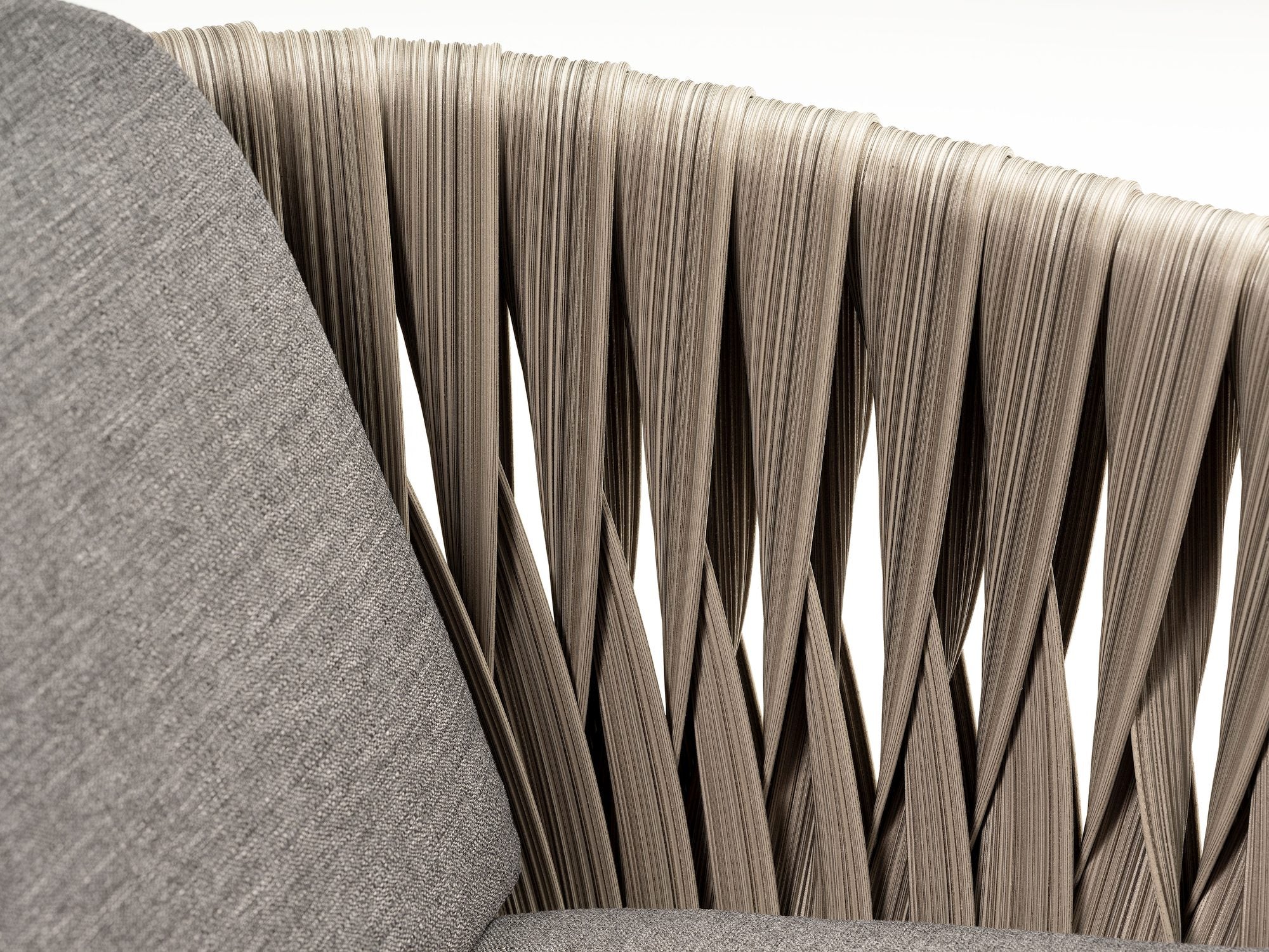 Sienna Gartenstuhl mit Aluminiumgestell und breiten Kunststoffbändern in Grau-Meliert, Sitz- und Rückenkissen Dunkelgrau, stapelbar