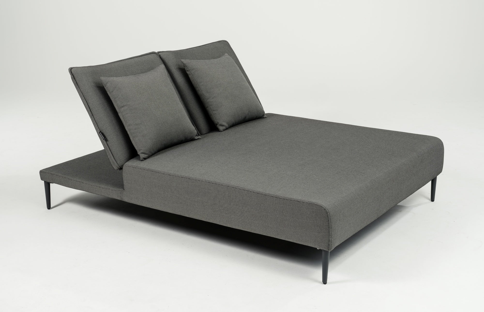 Doppelte Sonnenliege Stephan-Double in Creme oder Anthrazit mit Axroma-Stoffbezug, wasserundurchlässigem Überzug, individuell verstellbaren Rückenteilen und Aluminiumbeinen - Gartenmöbelshop.at