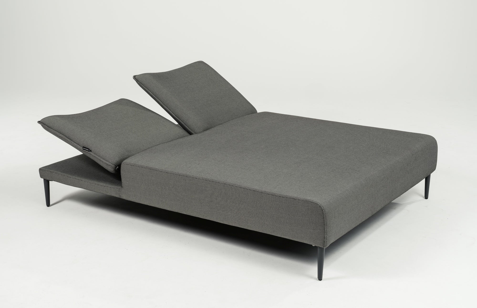 Doppelte Sonnenliege Stephan-Double in Creme oder Anthrazit mit Axroma-Stoffbezug, wasserundurchlässigem Überzug, individuell verstellbaren Rückenteilen und Aluminiumbeinen - Gartenmöbelshop.at