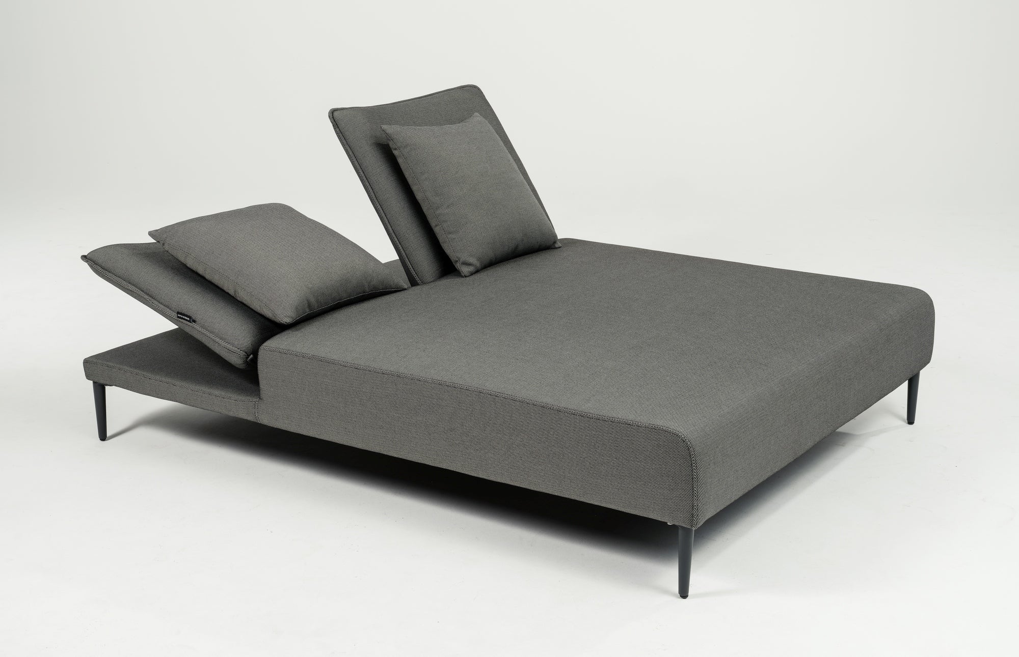 Doppelte Sonnenliege Stephan-Double in Creme oder Anthrazit mit Axroma-Stoffbezug, wasserundurchlässigem Überzug, individuell verstellbaren Rückenteilen und Aluminiumbeinen - Gartenmöbelshop.at