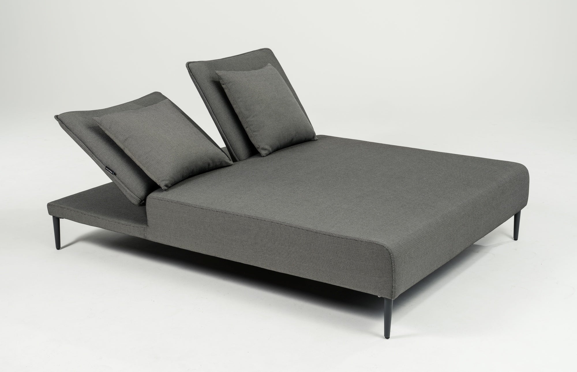 Doppelte Sonnenliege Stephan-Double in Creme oder Anthrazit mit Axroma-Stoffbezug, wasserundurchlässigem Überzug, individuell verstellbaren Rückenteilen und Aluminiumbeinen - Gartenmöbelshop.at