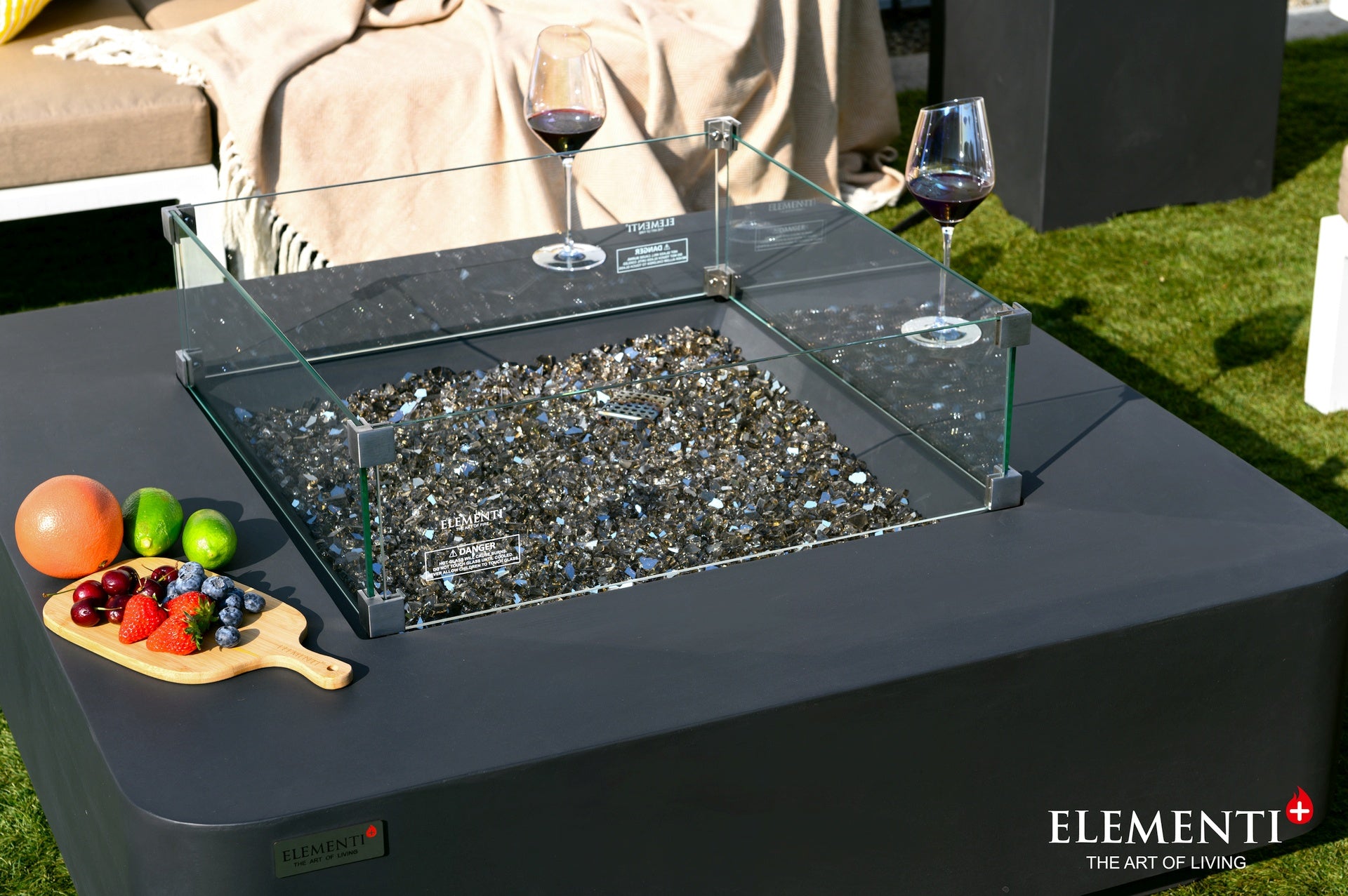 Bergamo - fire table