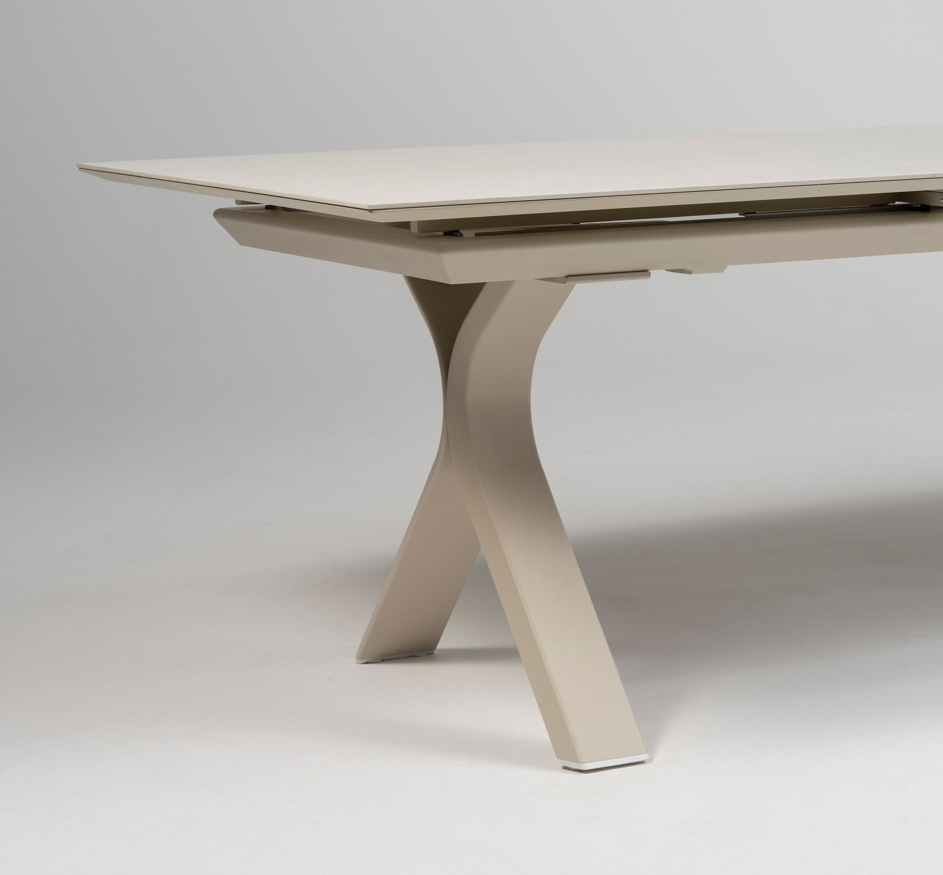 Cameron garden table 