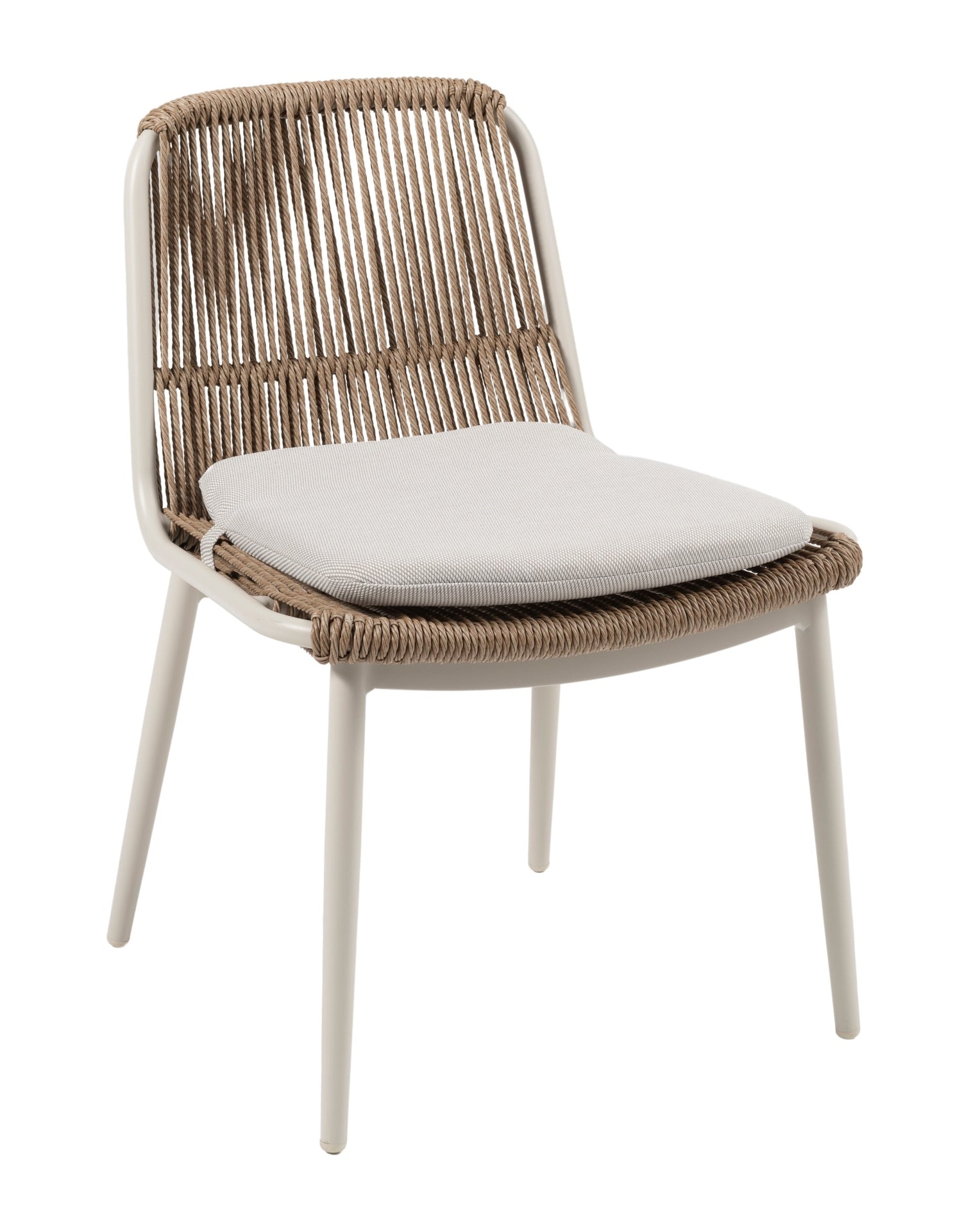 Minimalistischer 'Celeste' Gartenstuhl mit weißem Metallgestell und natürlichem, gedrehtem Kunststoffschnurgeflecht, ausgestattet mit einem bequemen Sitzkissen, erhältlich bei Gartenmoebelshop.at - Anischt mit weißem Hintergrund