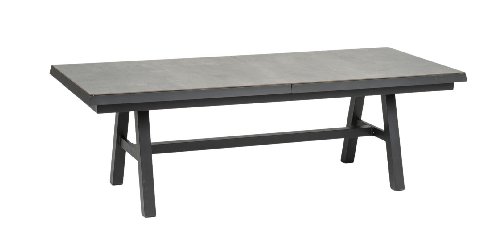 Devin garden table 