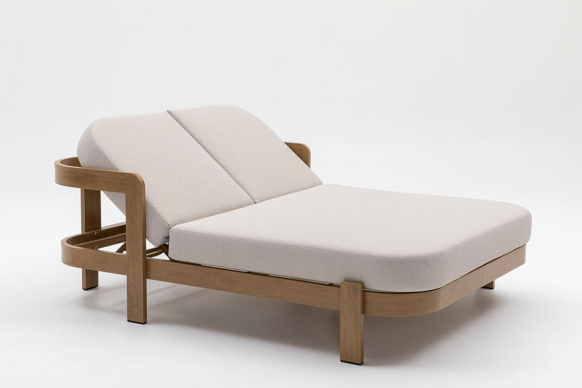 Dorian Daybed mit beiger Auflage – Ansicht ohne lose Zusatzkissen