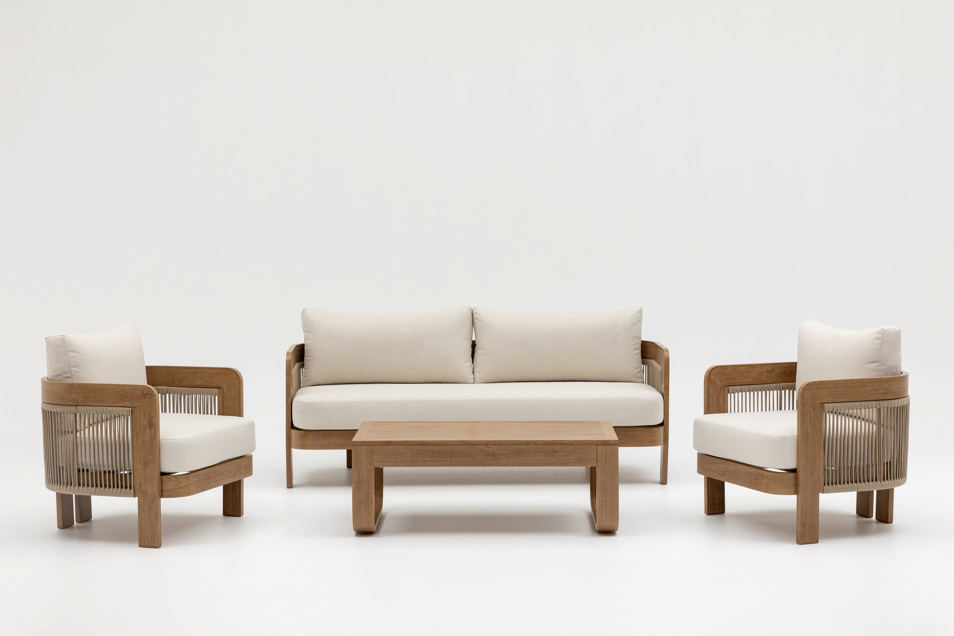 Loungegruppe Dorian mit Aluminium Wood Finish, Textilschnüren und beigen Outdoor-Kissen