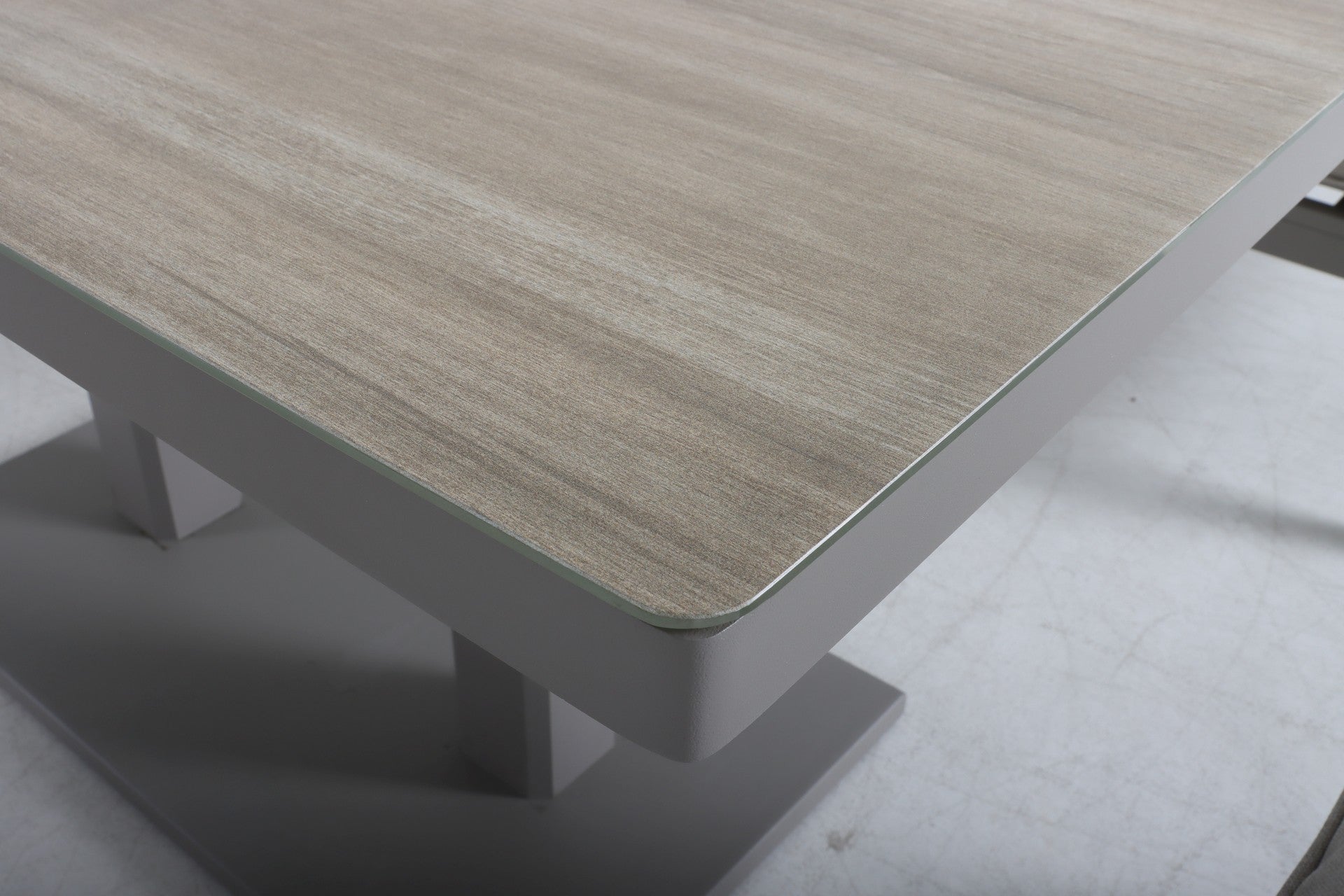 Hailey Eckbankgruppe mit höhenverstellbarem Tisch und Keramikplatte im Holzdekor