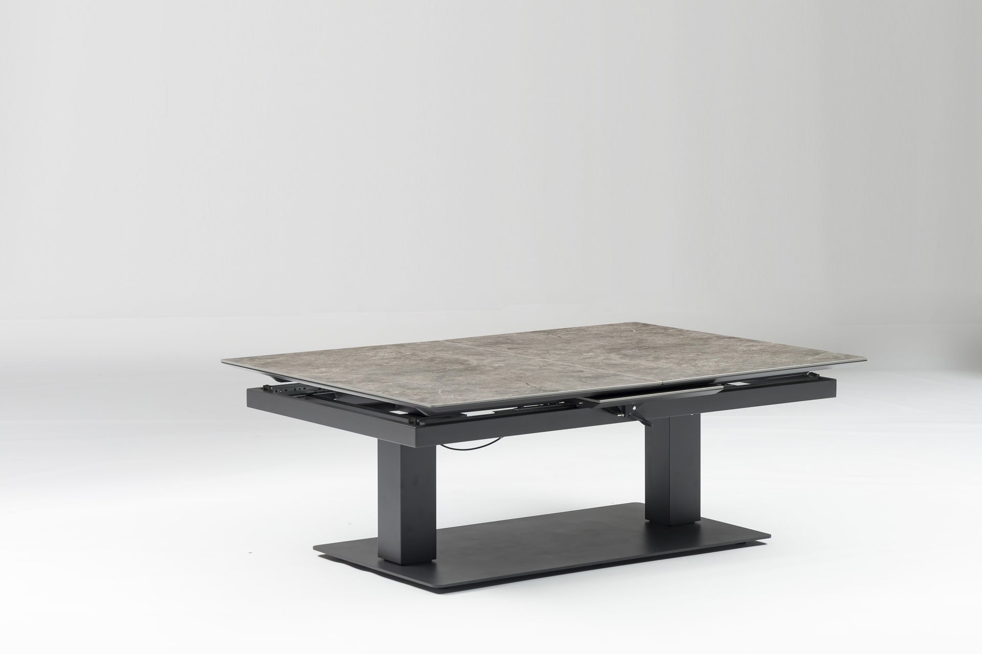 Nicosia Eckbankgruppe mit höhenverstellbarem Ausziehtisch und verstellbaren Rückenlehnen