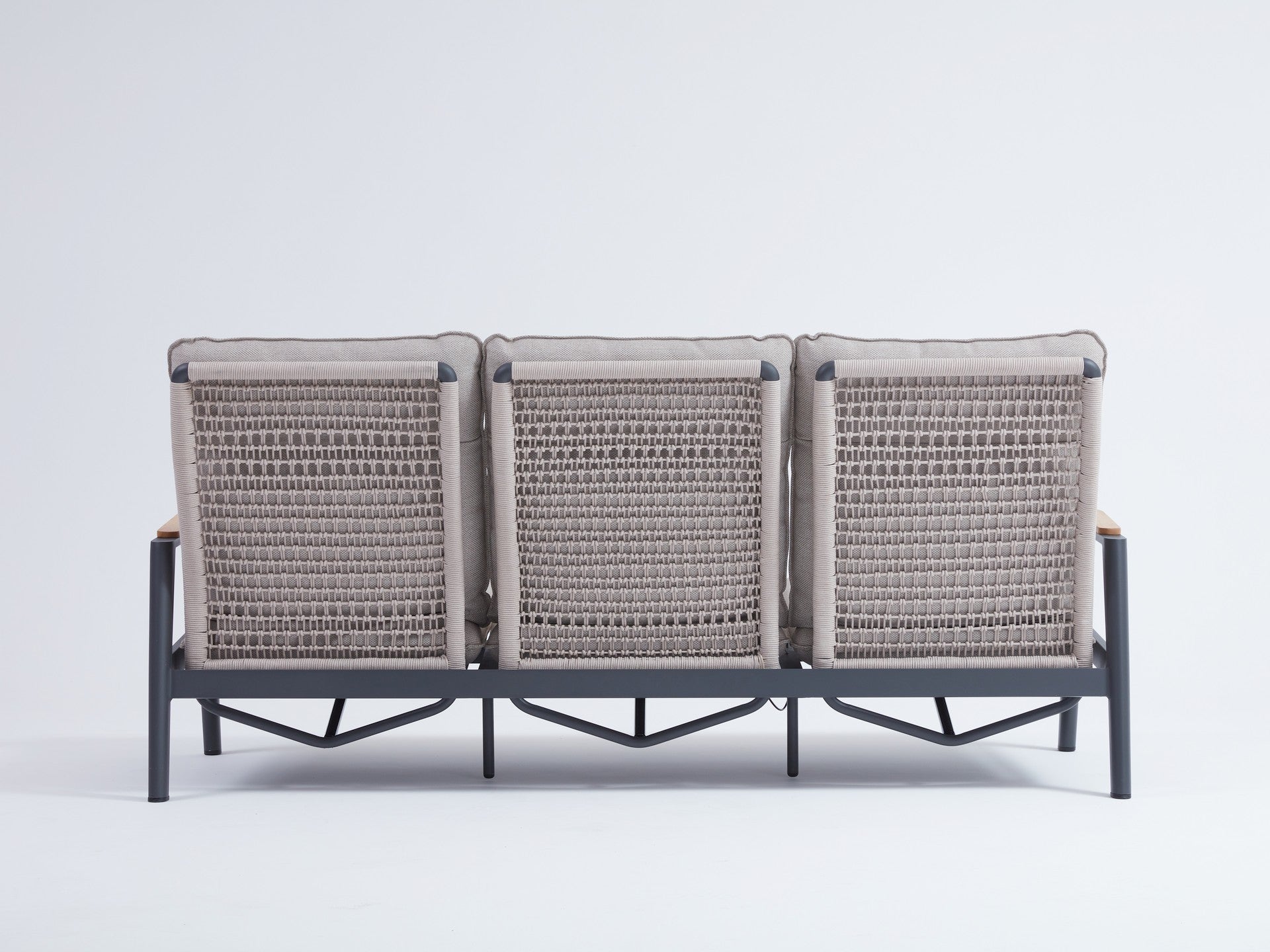Sofagruppe Ophelia mit höhenverstellbarem Sinterstone Tisch, Textilschnüren und Aluminiumgestell – Gartenmöbelshop.at