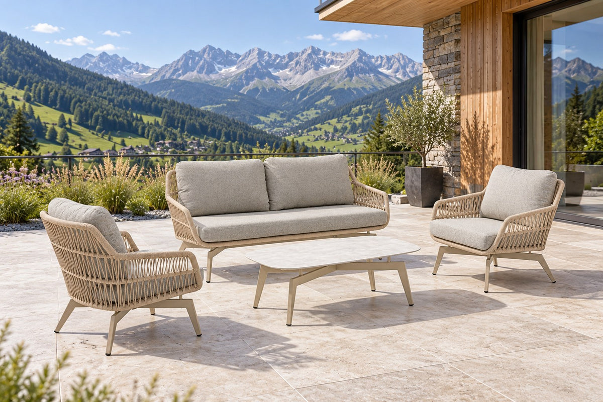 Serena Gartenlounge in Beige-Grau auf einer sonnigen Terrasse mit Bergblick