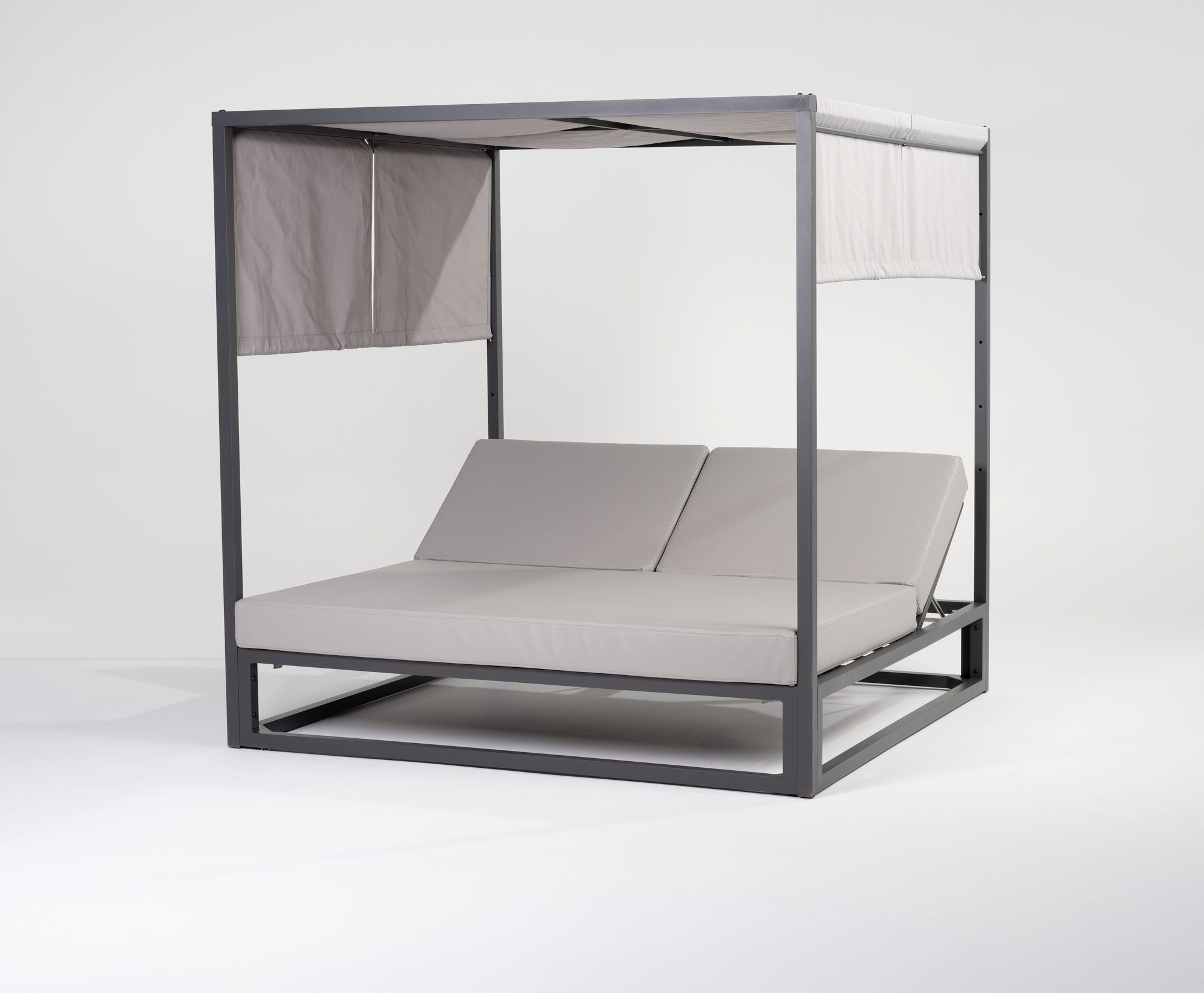 Indira Daybed