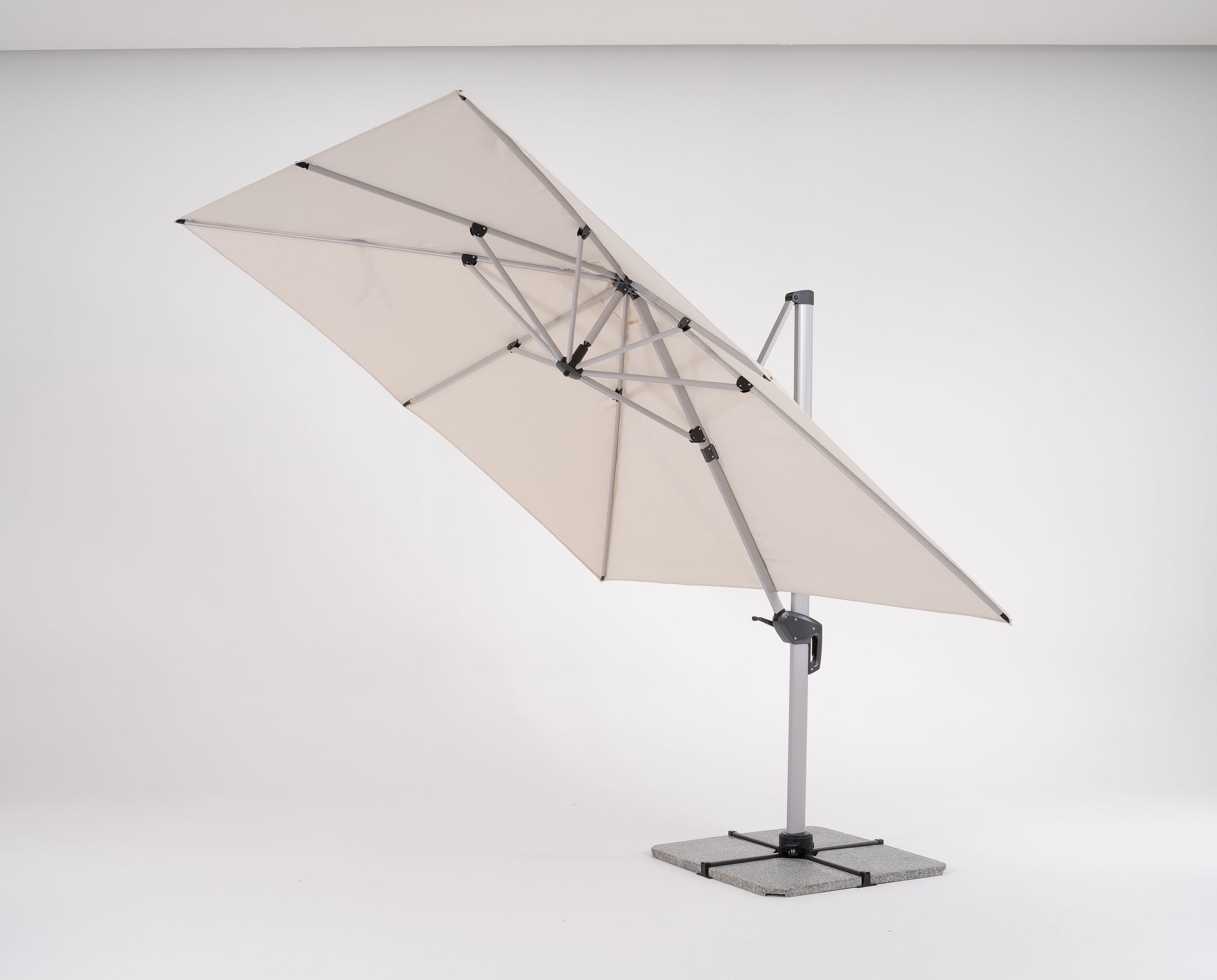 Neo-2_Sonnenschirm_Pendelschirm_Ampelschirm_Garten_Outdoor_Gartenmoebelshop