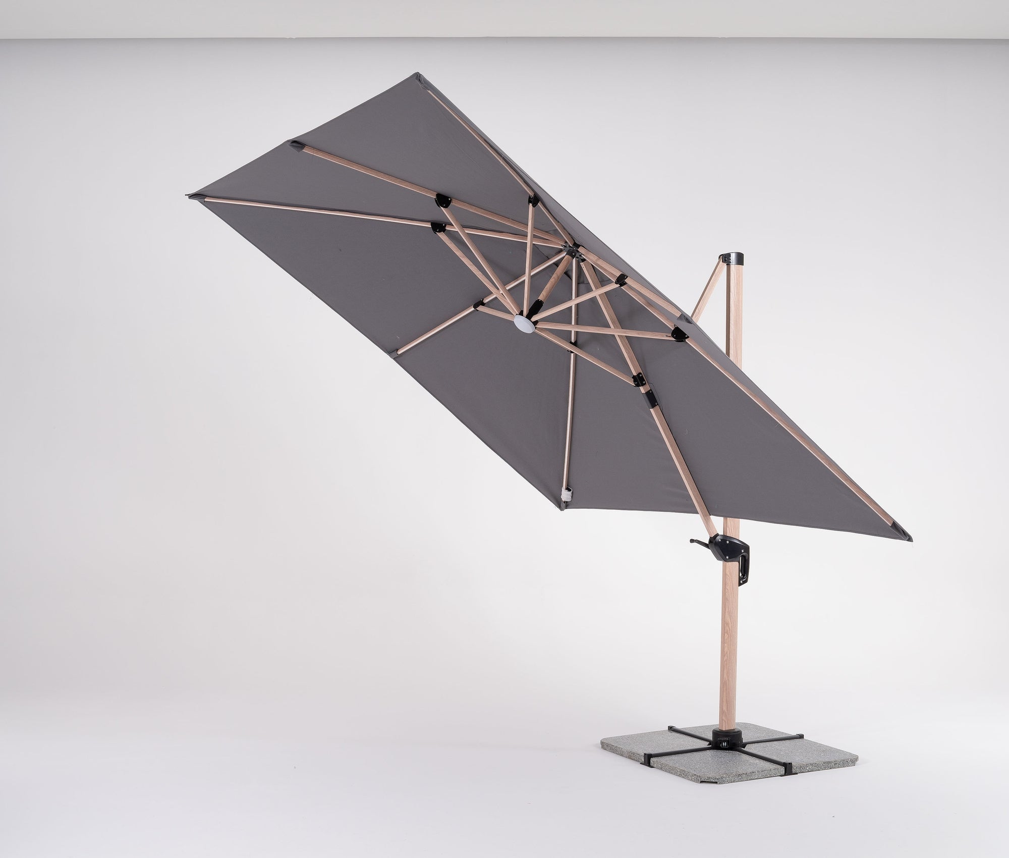 Neo-4_Sonnenschirm_Pendelschirm_Ampelschirm_Garten_Outdoor_Gartenmoebelshop_2